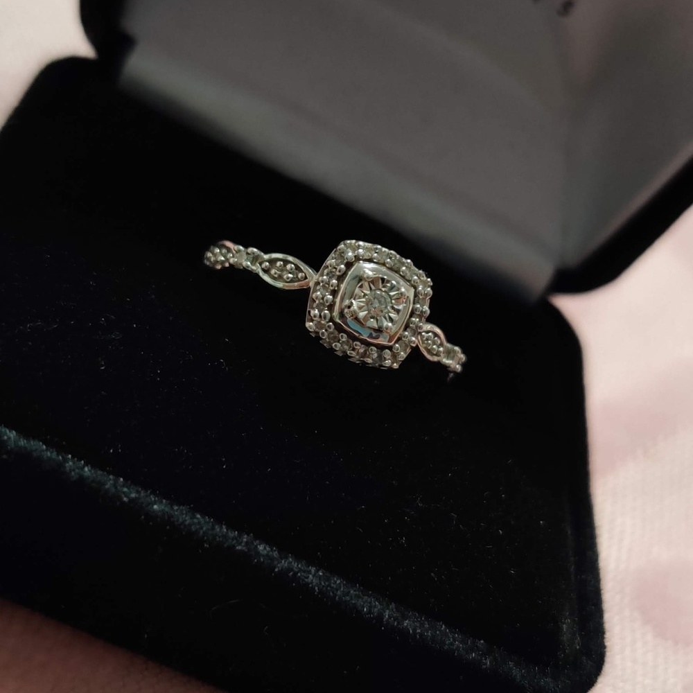 Kay Ring - Picture 2 of 3